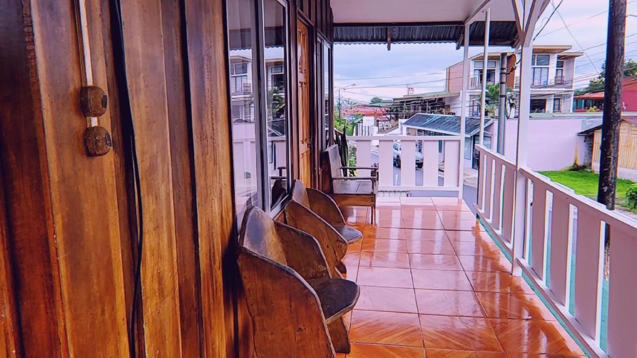 La Fortuna Alpha Arenal旅舍 外观 照片