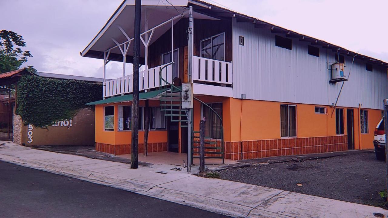 La Fortuna Alpha Arenal旅舍 外观 照片