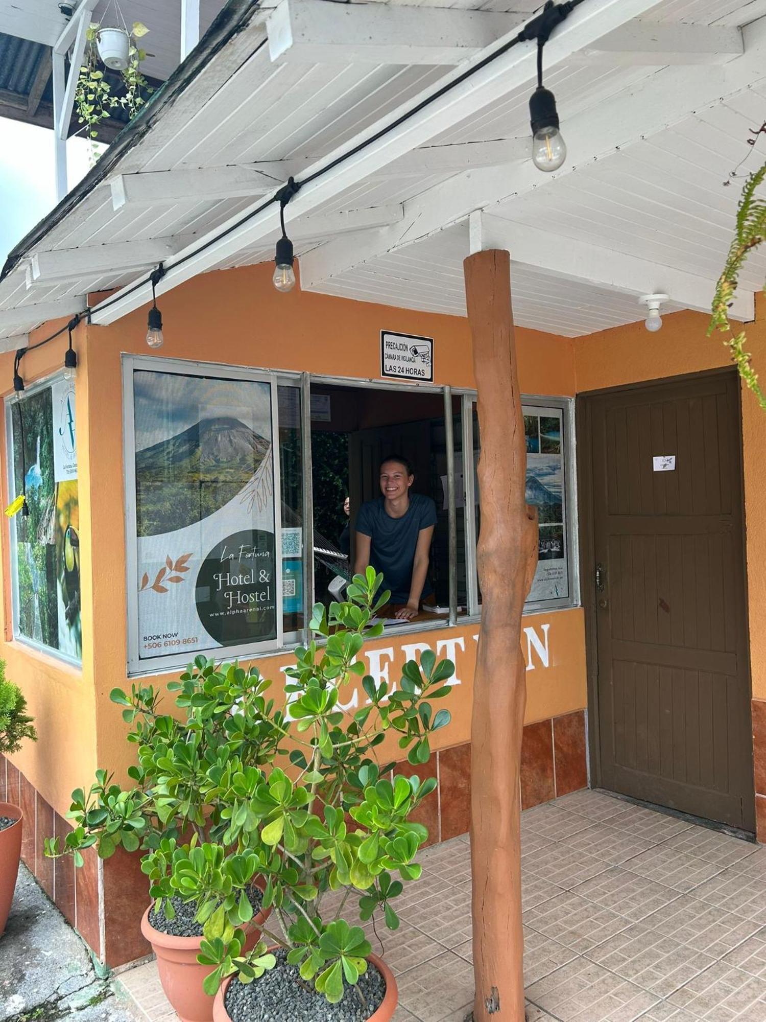 La Fortuna Alpha Arenal旅舍 外观 照片